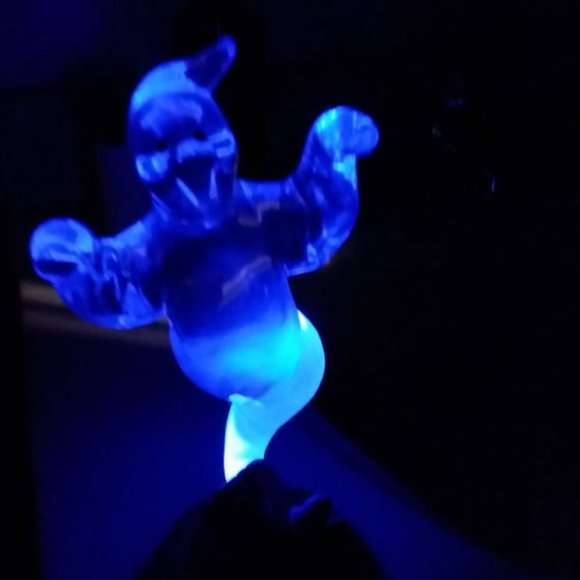 Color changing Halloween Light-up Haunted Ghost Figurine - Picture 2 of 10